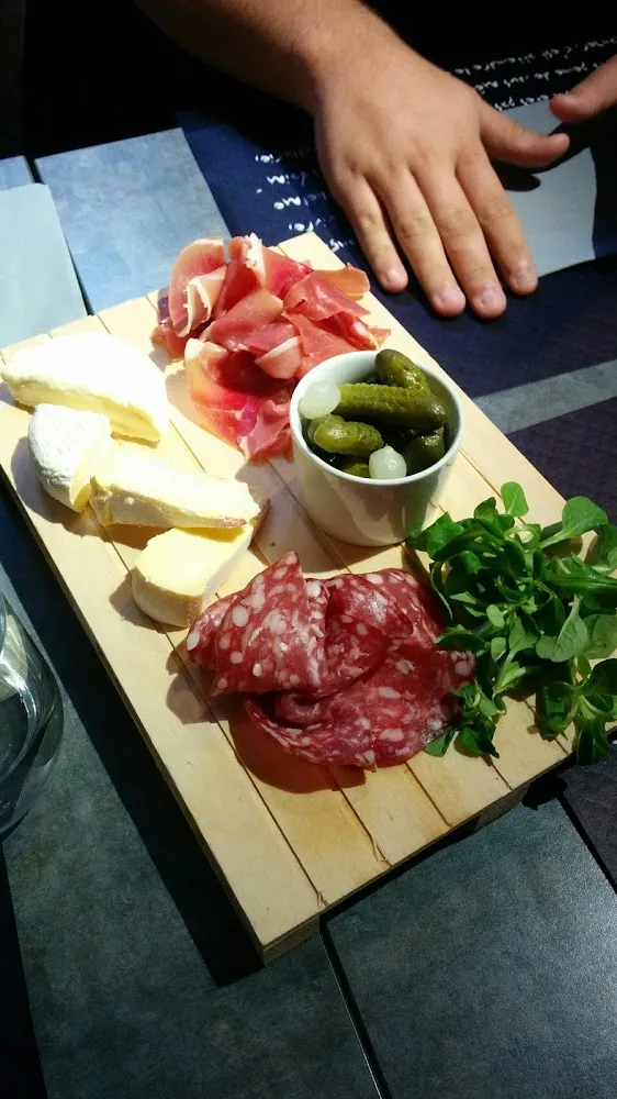 Assortiment de Charcuteries Et de Fromages